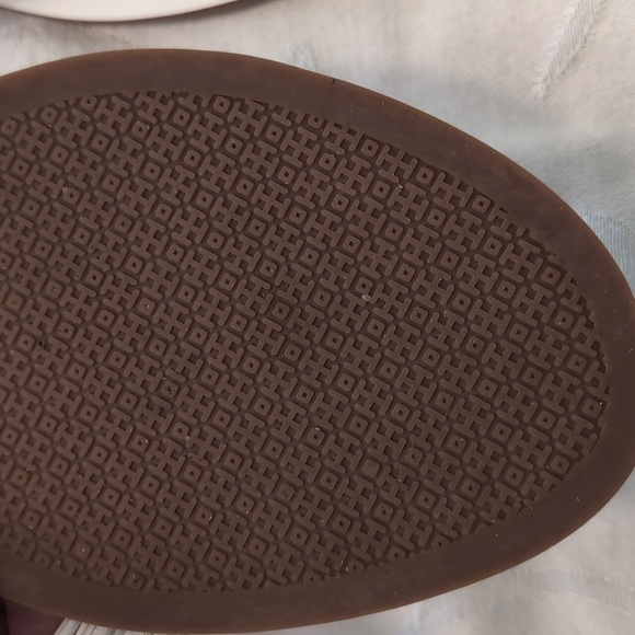 Tory Burch White Strappy Thong Sandals - Picture 6 of 8